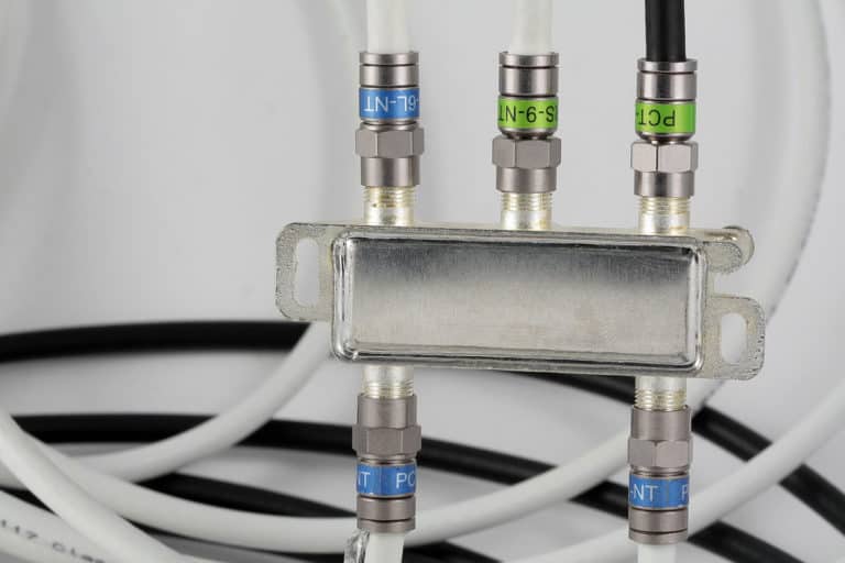 low loss signal splitter for cable moca